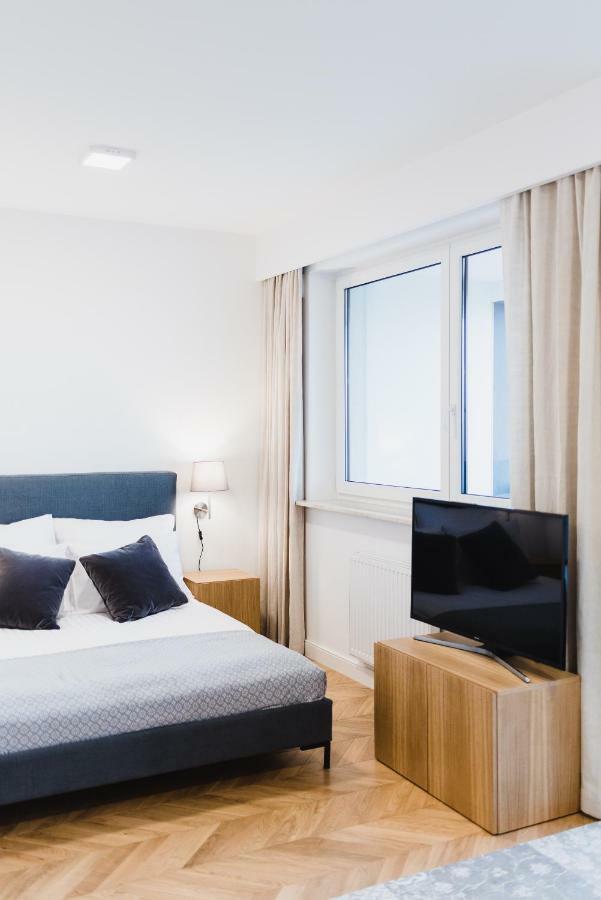 Luxlux Apartments Silver Dove Warsawa Bagian luar foto
